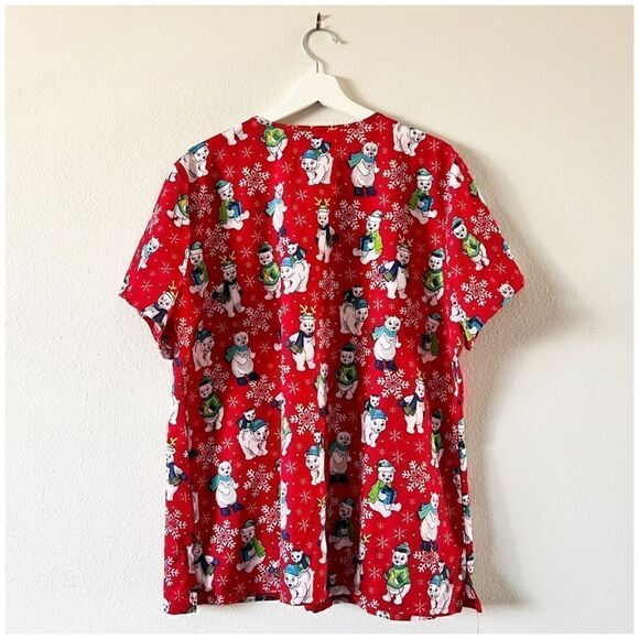NEW Med Couture Christmas Holiday Scrub Top- Polar Bears & Snowflakes 2XL - Picture 3 of 9